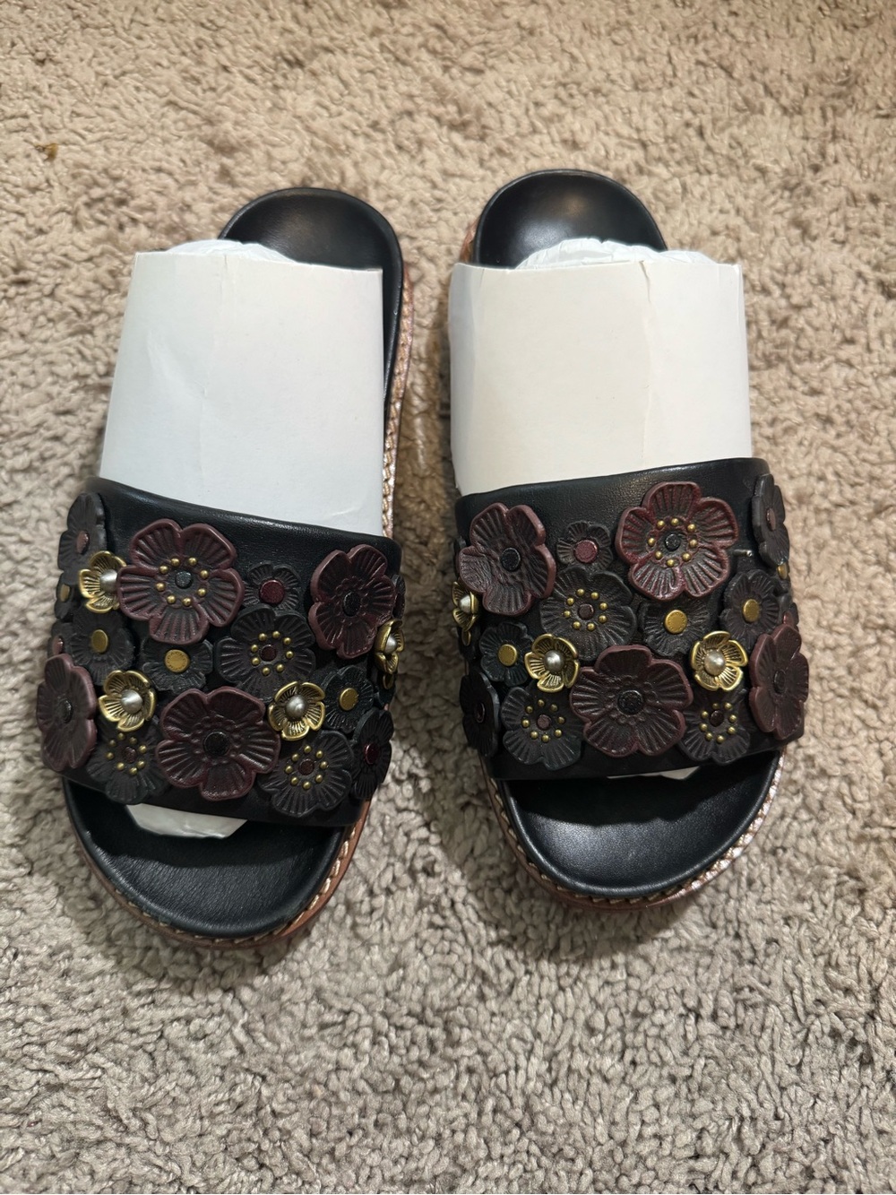 Brand new coach sport slide
with tea rose